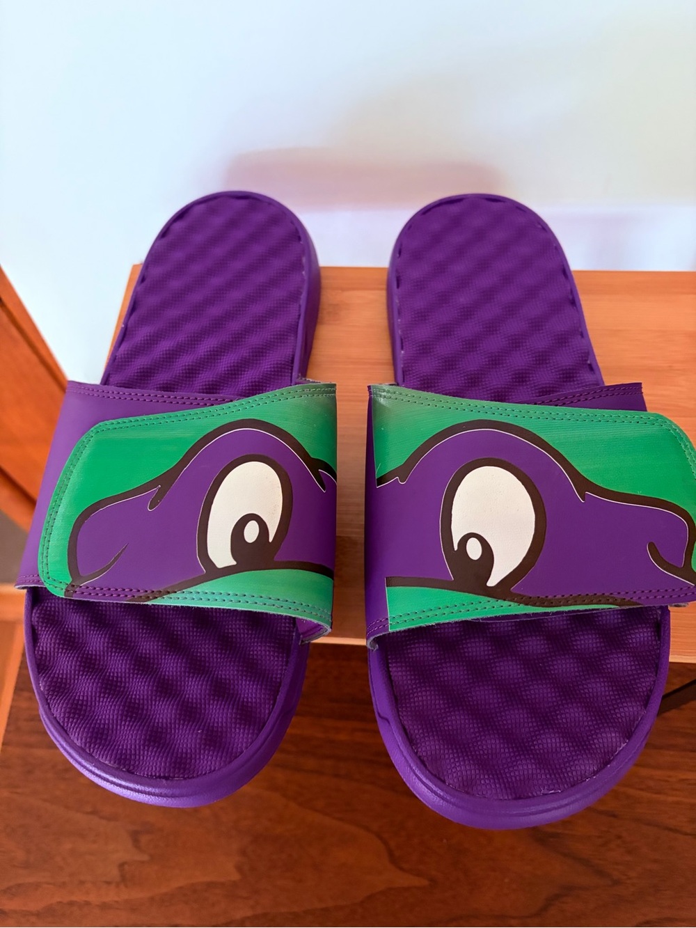 Teenage Mutant Ninja Turtles Donatello Slide Sandals Sz 9 Purple & Green. ISlide